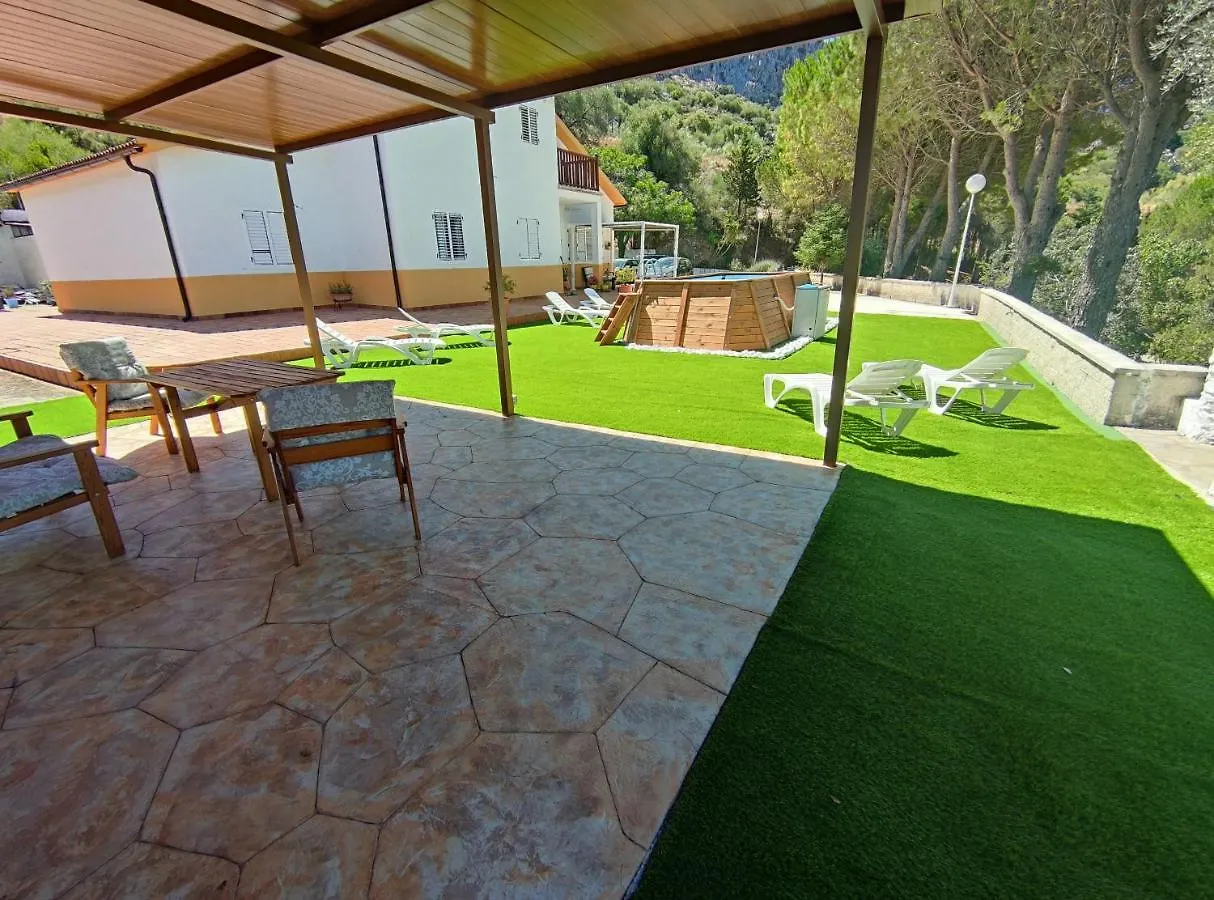 Holiday home La Fuente Santa Villa Benaocaz